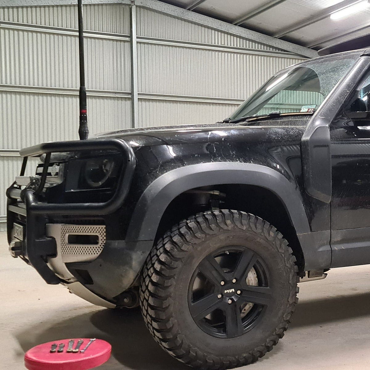 Choosing the Right Land Rover Defender Suspension Kit | by Newdefender mods | Apr, 2025 | Medium