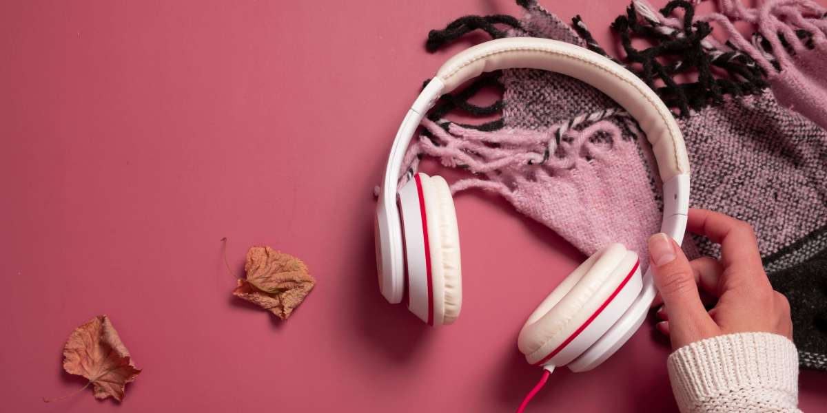 See What Head Phones Tricks The Celebs Are Making Use Of