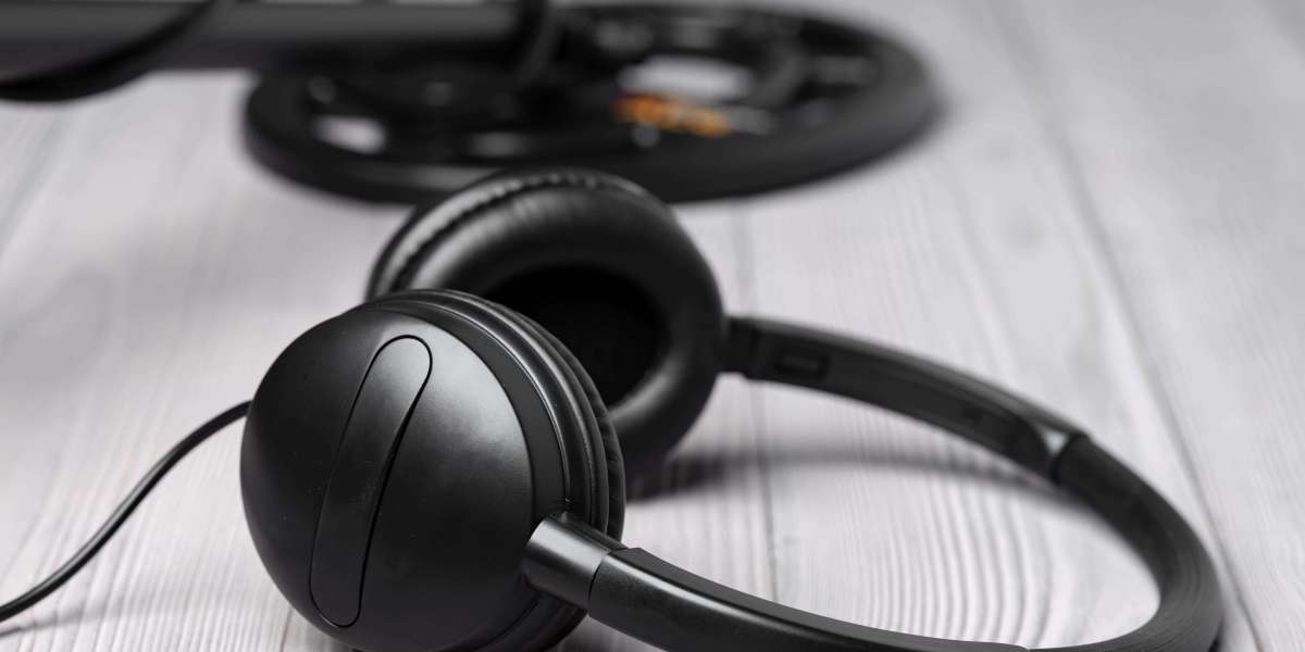 See What Headphones To Buy Tricks The Celebs Are Using